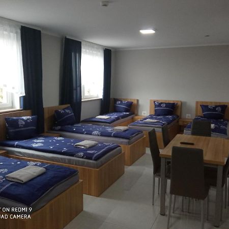 Czerwony Szafir Grodzisk Hostel Grodzisk Mazowiecki Εξωτερικό φωτογραφία