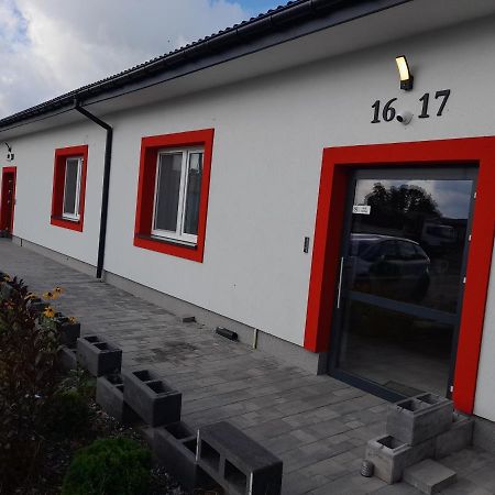 Czerwony Szafir Grodzisk Hostel Grodzisk Mazowiecki Εξωτερικό φωτογραφία