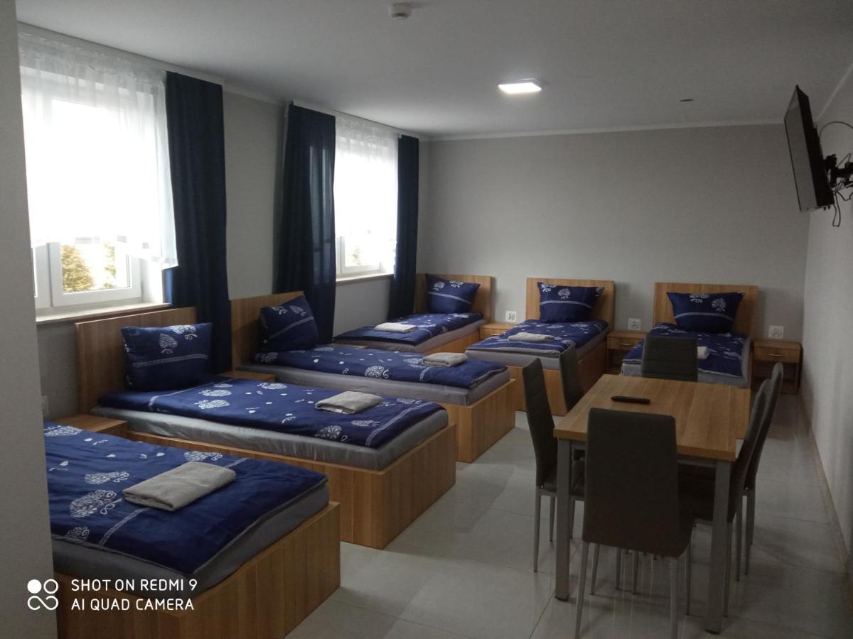 Czerwony Szafir Grodzisk Hostel Grodzisk Mazowiecki Εξωτερικό φωτογραφία