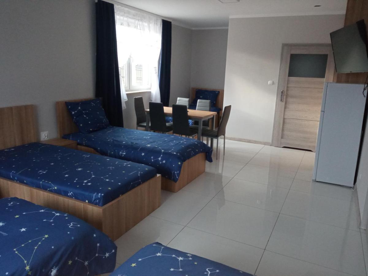 Czerwony Szafir Grodzisk Hostel Grodzisk Mazowiecki Εξωτερικό φωτογραφία