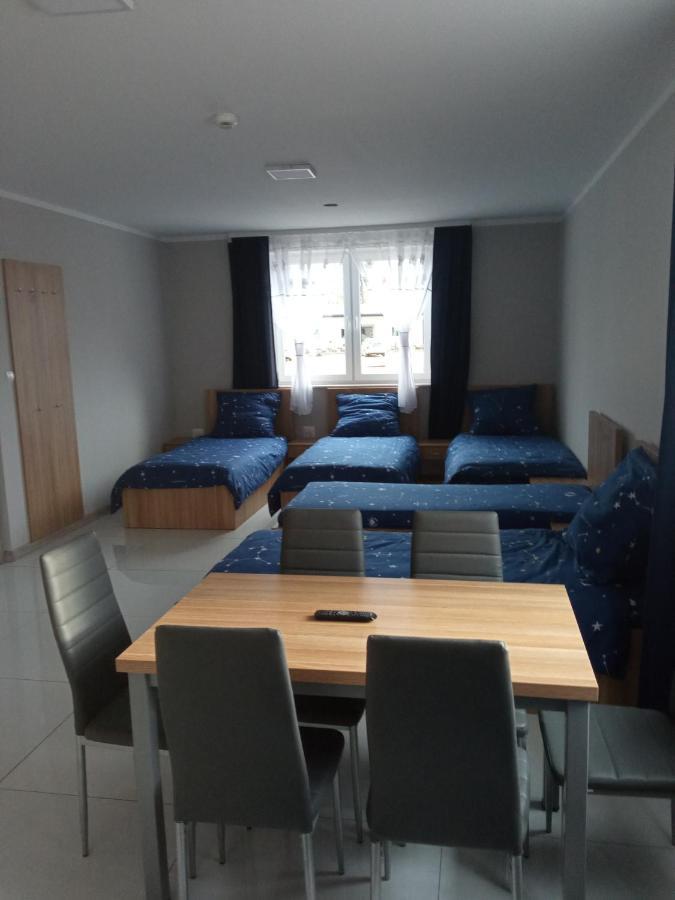Czerwony Szafir Grodzisk Hostel Grodzisk Mazowiecki Εξωτερικό φωτογραφία