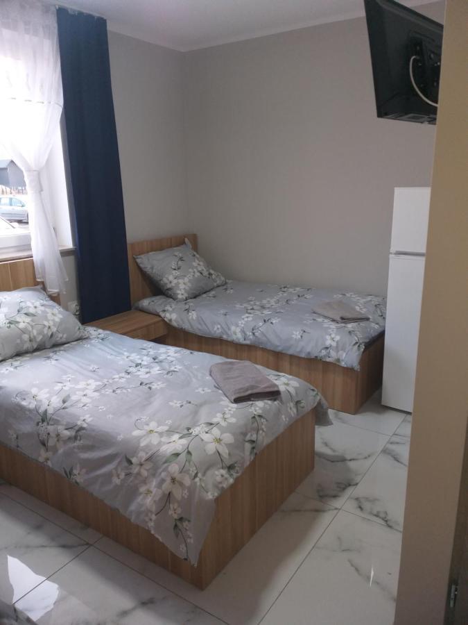 Czerwony Szafir Grodzisk Hostel Grodzisk Mazowiecki Εξωτερικό φωτογραφία