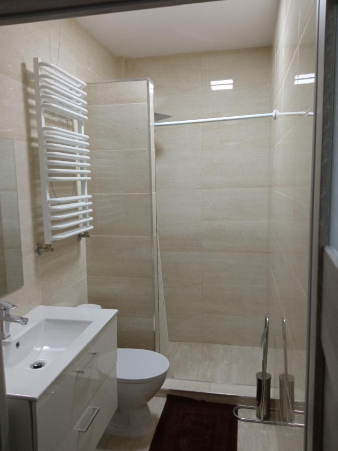 Czerwony Szafir Grodzisk Hostel Grodzisk Mazowiecki Εξωτερικό φωτογραφία