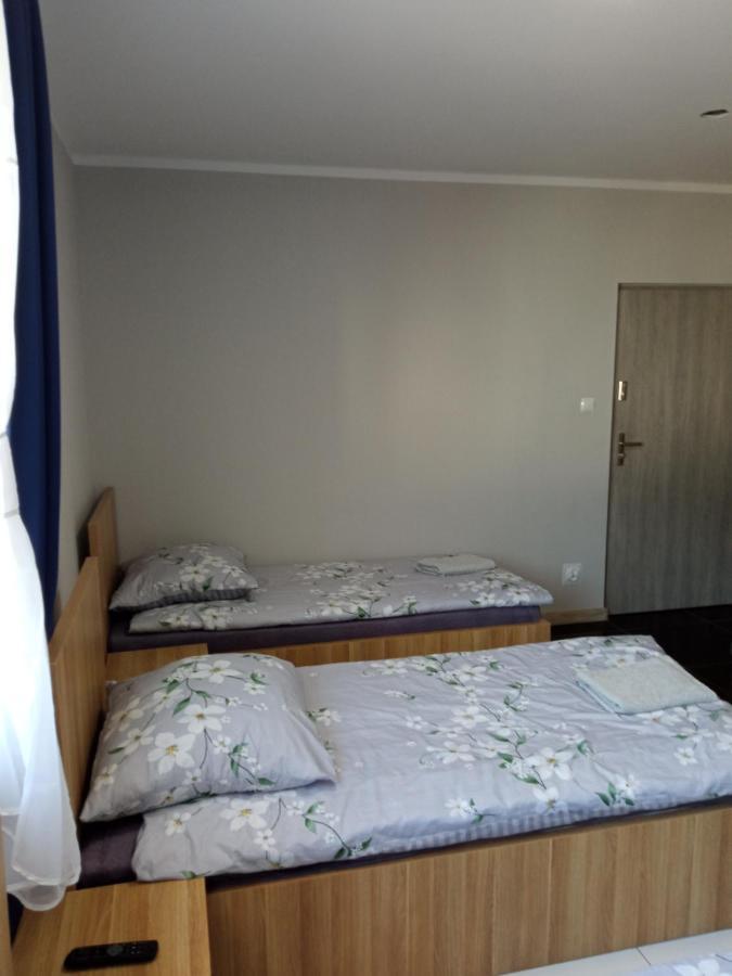 Czerwony Szafir Grodzisk Hostel Grodzisk Mazowiecki Εξωτερικό φωτογραφία